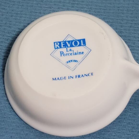 Vintage Revol La Porcelaine Tiny Handled Pan White Made in France 062807 - Picture 2 of 16